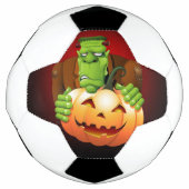 Frankenstein Monster Cartoon mit Pumpkin Fußball (Vorderseite)