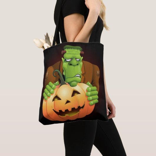 Frankenstein Monster Cartoon mit Pumpkin Tasche (Von Nahem)