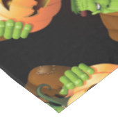 Frankenstein Monster Cartoon with Pumpkin Tischdecke (Schrägansicht)