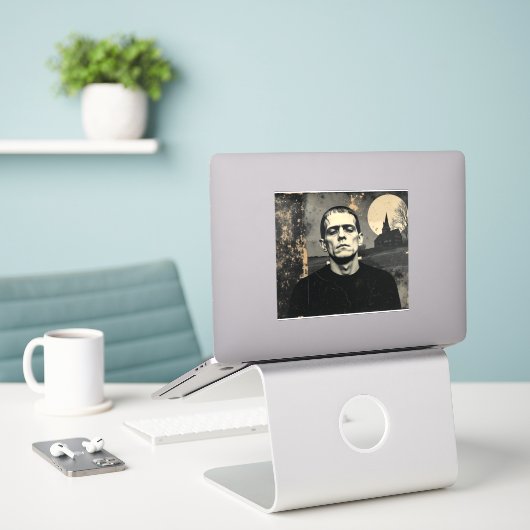 Frankenstein Monster Halloween Aufkleber (Laptop auf Schreibtisch)