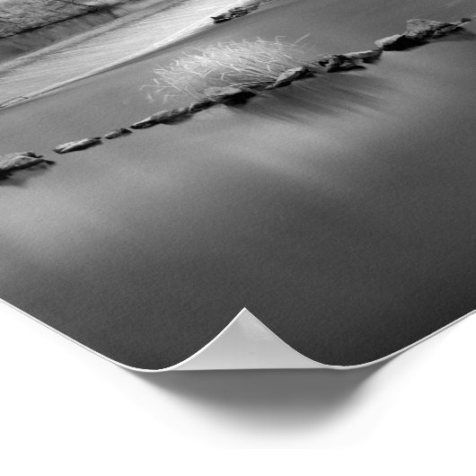 Frankreich, A Weir am Fluss Mayenne (Version 2) Poster (Ecke)