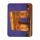 Frankreich, Paris, Arc de Triomphe bei Dämmerung. Magnet (Vertikal)
