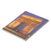 Frankreich, Paris, Arc de Triomphe bei Dämmerung. Notizblock (Rotiert)