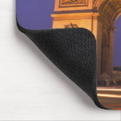 Frankreich, Paris, Arc de Triomphe in der Nacht. Mousepad (Ecke)