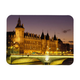 Frankreich, Paris, Conciergerie und Seine bei Magnet