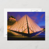 Frankreich, Paris Das Louvre Museum bei Dämmerung. Postkarte (Vorne/Hinten)
