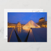 Frankreich, Paris Das Louvre Museum bei Dämmerung. Postkarte (Vorne/Hinten)
