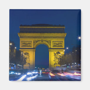 Frankreich, Paris. Der Arc de Triomphe und die Magnet