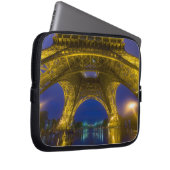 Frankreich, Paris. Der Eiffelturm Laptopschutzhülle (Vorne Rechts)