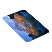 Frankreich, Paris Der Louvre in der Dämmerung. Gut Magnet (Rechte Seite)