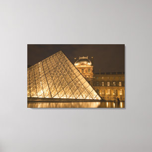 Frankreich, Paris. Der Louvre in der Dämmerung. Ur Leinwanddruck