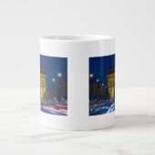 Frankreich, Paris. Der Triumphbogen und der Jumbo-Tasse (Vorderseite)
