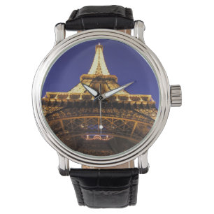 FRANKREICH, Paris Eiffelturm, Abendansicht Armbanduhr