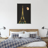 Frankreich, Paris Eiffelturm bei Nacht mit Leinwanddruck (Insitu (Schlafzimmer))