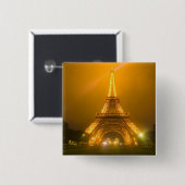 Frankreich, Paris. Eiffelturm beleuchtet bei 3 Button (Vorne & Hinten)