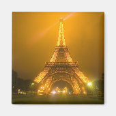 Frankreich, Paris Eiffelturm beleuchtet bei 3 Magnet (Vorne)