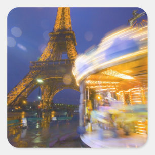 Frankreich, Paris Eiffelturm in Dämmernebel und Quadratischer Aufkleber