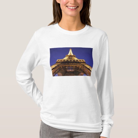 FRANKREICH, Paris Eiffelturm, Sicht auf den Abend T-Shirt (Vorderseite)