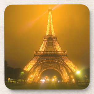 Frankreich, Paris. Eiffelturm um 3 Uhr beleuchtet Getränkeuntersetzer