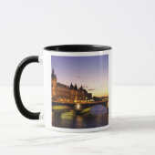 Frankreich, Paris, Fluss die Seine und Tasse (Links)