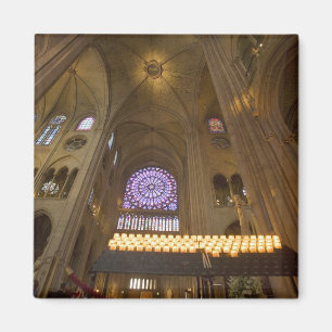 Frankreich, Paris. Innenansicht der Kathedrale Not Magnet