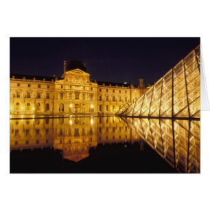 Frankreich, Paris, Louvre Museum bei Nacht.