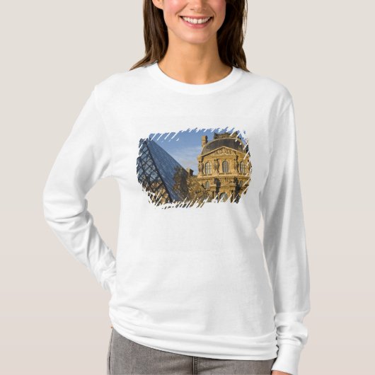 Frankreich, Paris, Louvre und die Pyramide, T-Shirt (Vorderseite)