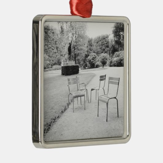 FRANKREICH, Paris: Luxemburg Gardens Statue Silbernes Ornament (Rechts)