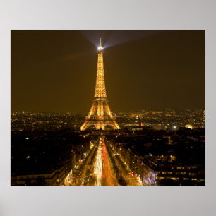 Frankreich, Paris. Nachtansicht des Eiffelturms Poster