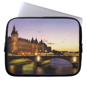 Frankreich, Paris, Seine und Conciergerie Laptopschutzhülle