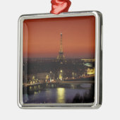 Frankreich, Paris Sunset View Eiffelturm und Ornament Aus Metall (Links)