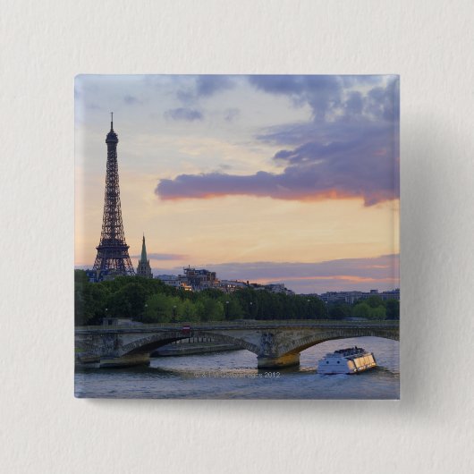 Frankreich, Paris, Tourboot auf Seine, Eiffel Button (Vorderseite)