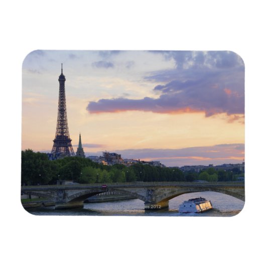 Frankreich, Paris, Tourboot auf Seine, Eiffel Magnet (Horizontal)