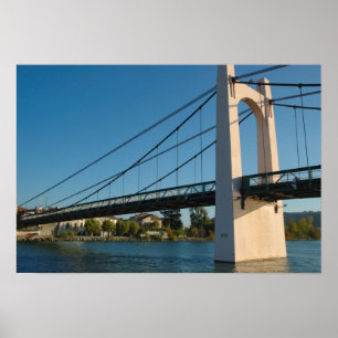 Frankreich, Rhone-Alpen, Condrieu, Brücke über 2 Poster