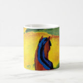 Franz Marc - Pferd in einer Landschaft gemalt Kaffeetasse (Mittel)