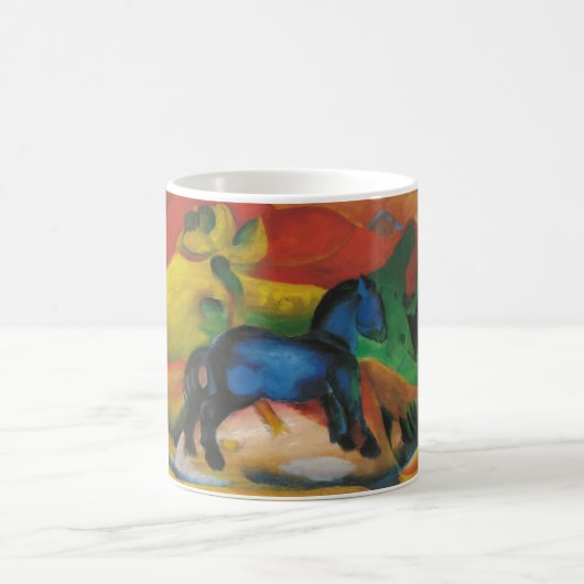 Franz Marc - wenig blaue Öl-Leinwand des Pferd1912 Kaffeetasse (Mittel)