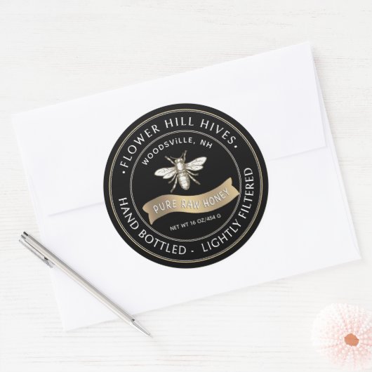 Französisch Bee mit Gold Banner Honey Label Black Runder Aufkleber (Umschlag)