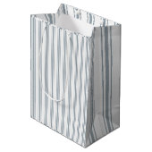 Französisch Blau gestreift Mittlere Geschenktüte (Vorderseite Schrägansicht)