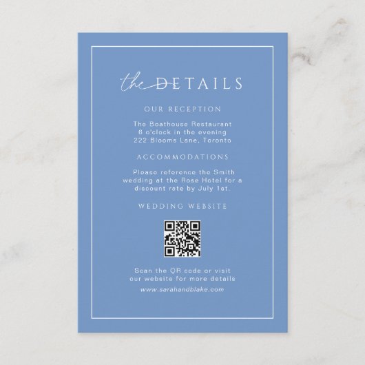 Französisch-blaue Minimal-Hochzeitdetails QR-Code  Begleitkarte (Vorderseite)