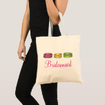 Französisch Macaron Cookies Bridesmaid Hochzeitspa Tragetasche<br><div class="desc">Leinwand Tote-Tasche zeigt eine originelle Marker-Abbildung einer Reihe von französischen Makaronkeksen,  mit BRIDESMAID in einem lustigen Schriftart. Ein einzigartiges Brautparty-Geschenk! Sehen Sie nicht,  wonach Sie suchen? Brauchen Sie Hilfe bei der Anpassung? Kontaktieren Sie Rebecca,  um etwas für Sie entworfen zu haben.</div>