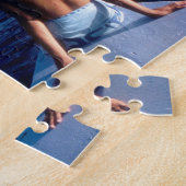 Französisch-Polynesien, Moorea. Frauen mit Blick a Puzzle (Seite)