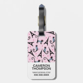 Französische Art gekleidete Katze mit Gepäckanhänger (Rückseite vertikal)