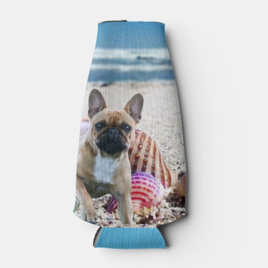 Französische Bulldogge am Strand Flaschenkühler (Vorderseite)