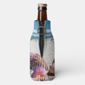 Französische Bulldogge am Strand Flaschenkühler (Flasche Rückseite)