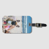 Französische Bulldogge am Strand Gepäckanhänger (Vorderseite (Horizontal))