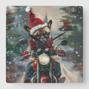 Französische Bulldogge fährt Motorrad Weihnachten Quadratische Wanduhr
