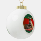 Französische Bulldogge Frohe Weihnachten Keramik Kugel-Ornament (Links)
