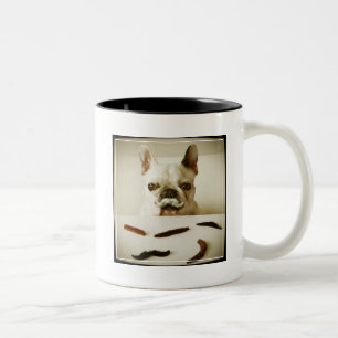 Französische Bulldogge mit einem Schnurrbart Zweifarbige Tasse