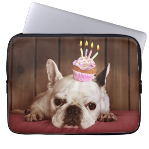 Französische Bulldogge mit Geburtstags-kleinem Laptopschutzhülle