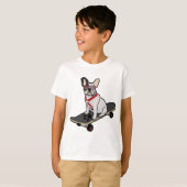 Französische Bulldogge Skateboarding w/sunglasses T-Shirt (Vorne ganz)